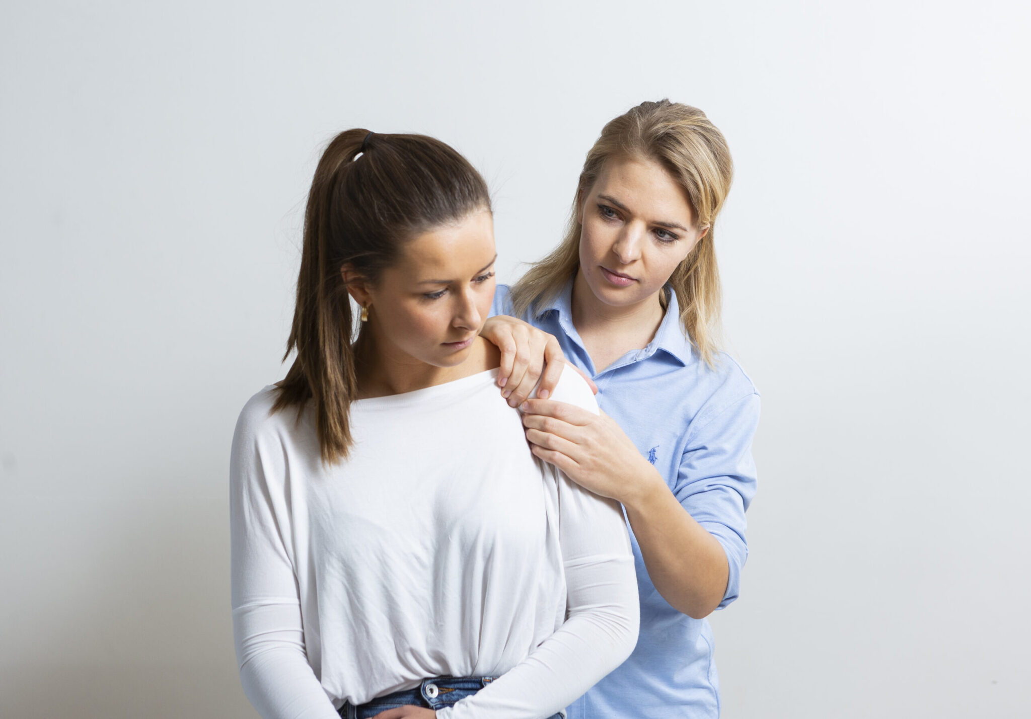 Symptoms of and cure for vitamin B12 deficiency